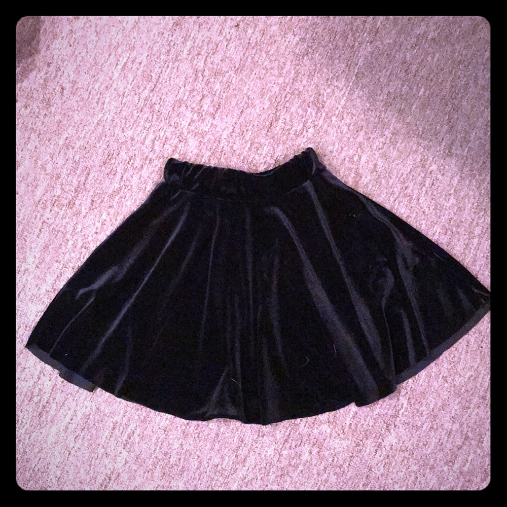 *SOLD* Black velvet skater skirt